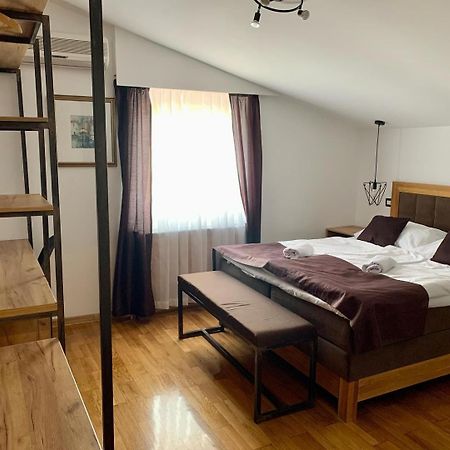 Motel Kiwi Grude Buitenkant foto